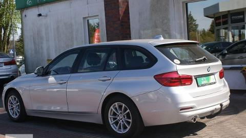 BMW Seria  3 (150KM) - 40 500  PLN, 2017 - wyprzedaż | Autoria.pl