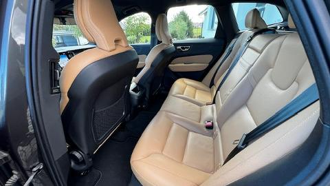 Volvo XC 60 II  (150KM) -  104 900  PLN, 2019 - Kamienna Góra - wyprzedaż | Autoria.pl