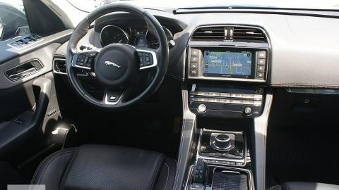 Jaguar F-PACE (240KM) -  149 900  PLN, 2018 - wyprzedaż | Autoria.pl