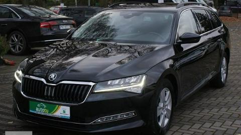 Škoda Superb (150KM) -  124 700  PLN, 2022 - wyprzedaż | Autoria.pl