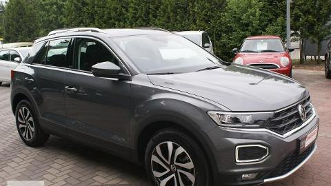 Volkswagen T-Roc (150KM) -  103 800  PLN, 2021 - wyprzedaż | Autoria.pl