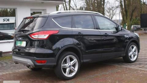 Ford Kuga (180KM) - 79 400  PLN, 2016 - wyprzedaż | Autoria.pl