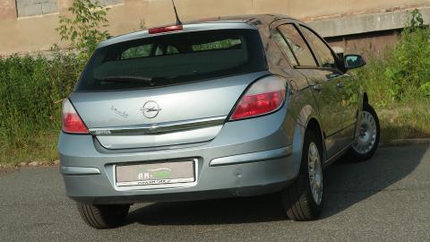 Opel Astra H  (90KM) - 13 900  PLN, 2004 - BYTOM - wyprzedaż | Autoria.pl