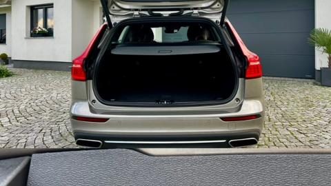 Volvo V60 II  (250KM) - 99 900  PLN, 2019 - Kamienna Góra - wyprzedaż | Autoria.pl