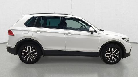 Volkswagen Tiguan II  (149KM) - 90 600  PLN, 2023 - Komorniki - wyprzedaż | Autoria.pl