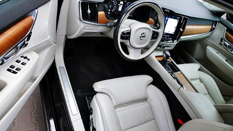 Volvo S90 II  (235KM) -  164 900  PLN, 2018 - Mysłowice - wyprzedaż | Autoria.pl