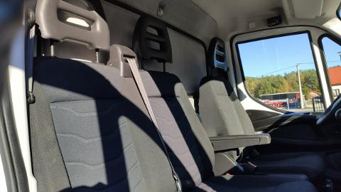 Iveco Daily 70C18 V H (180KM) -  165 000  PLN, 2019 - Widełki - wyprzedaż | Autoria.pl