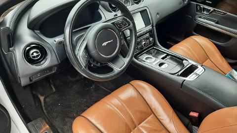 Jaguar XJ X351  (300KM) - 58 300  PLN, 2017 - Komorniki - wyprzedaż | Autoria.pl