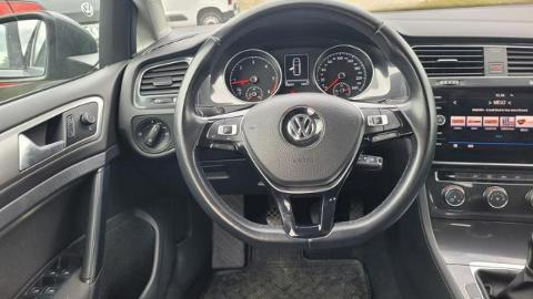 Volkswagen Golf VII  (115KM) - 24 900  PLN, 2018 - Komorniki - wyprzedaż | Autoria.pl