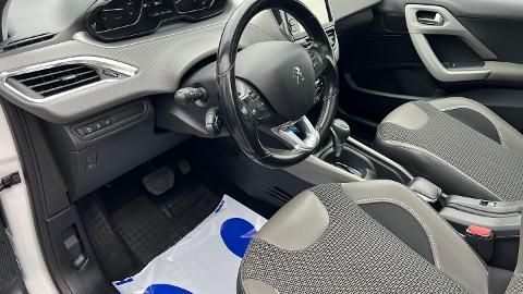 Peugeot 2008 1.2 Pure Tech Allure S&S EAT6 (110KM) - 37 900  PLN, 2016 - Ostrów Wielkopolski - wyprzedaż | Autoria.pl